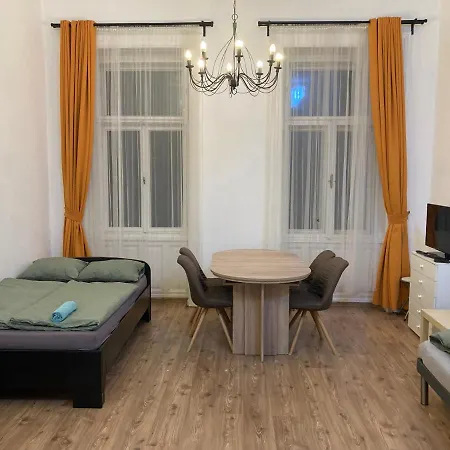 Roland Downtown - Buda Apartment Budapest