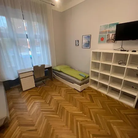 Roland Downtown - Buda Budapest